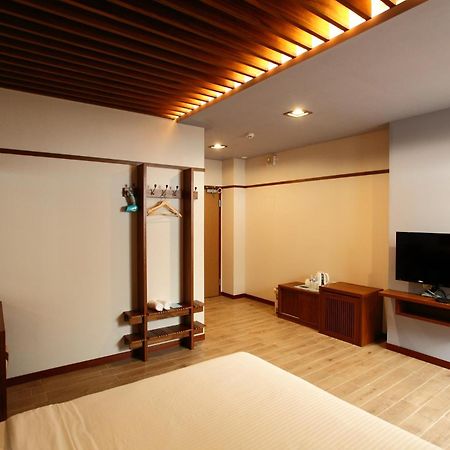 Toutsu Gyoen Donggang Exterior foto